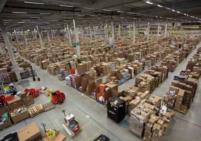 'I giovani protestano per il clima? Intanto acquistino meno on-line'