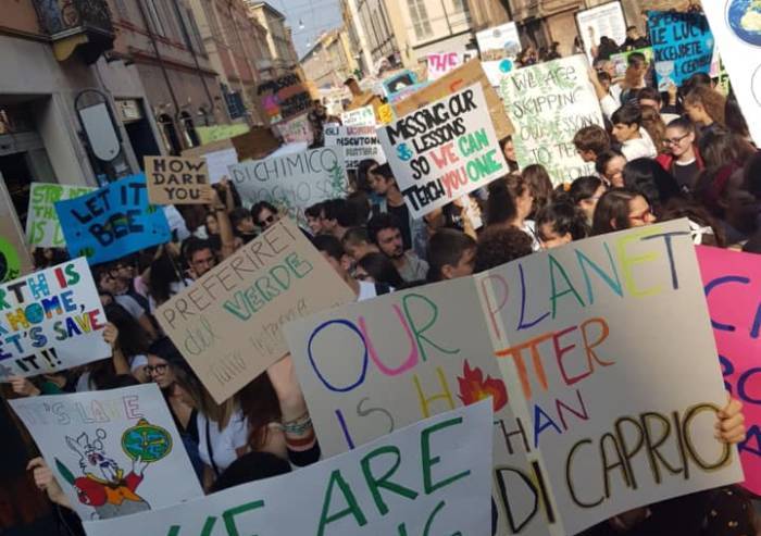 Friday for future, centro di Modena invaso da studenti