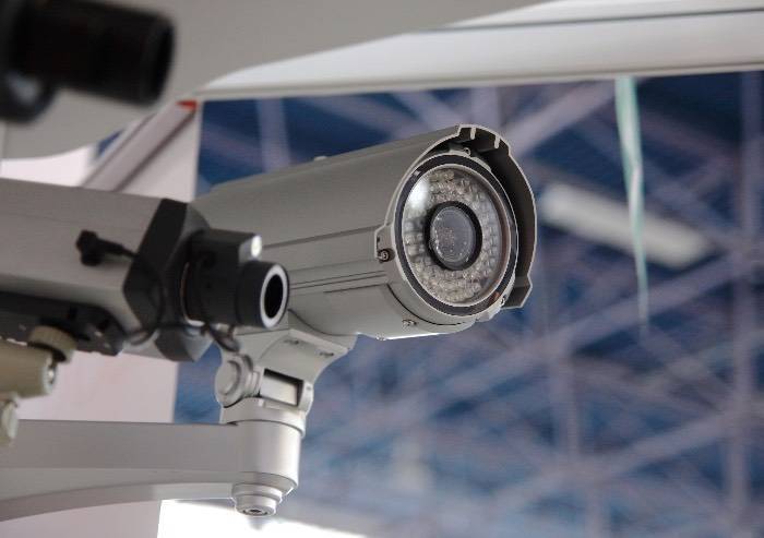 Telecamere non autorizzate dentro case famiglia: denunciato l'amministratore delegato