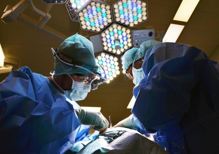 All'ospedale Rizzoli il primo trapianto al mondo di vertebre umane   