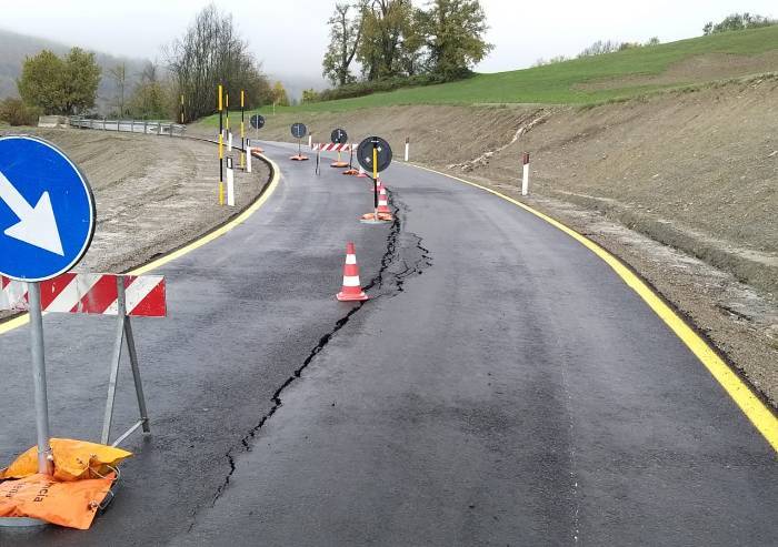 Raffica di smottamenti e strade interrotte in montagna