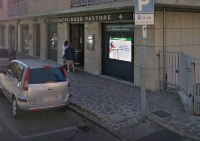 Armato di cutter rapina la farmacia in via Conco