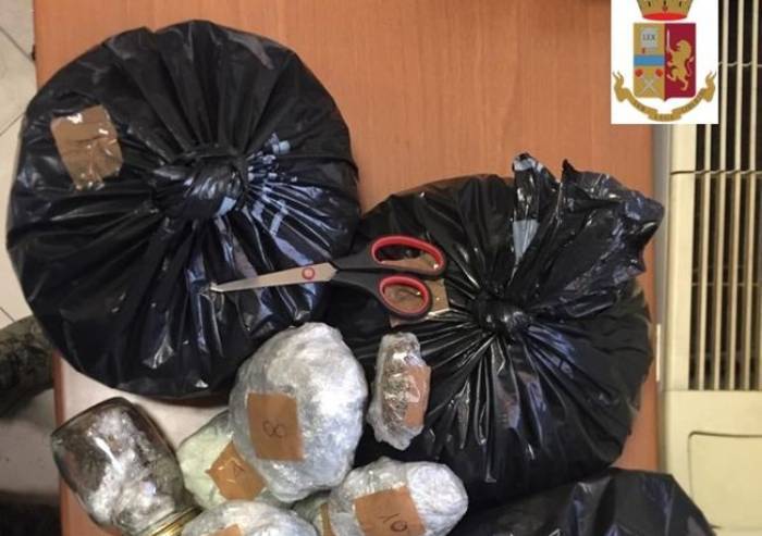Spaccio Tempio-stazione 2: in casa con 3,5 Kg di Marijuana