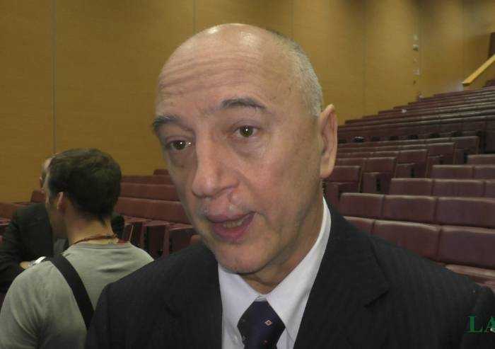 Coronavirus, il patologo: 'Evitare i ristoranti cinesi non ha senso'