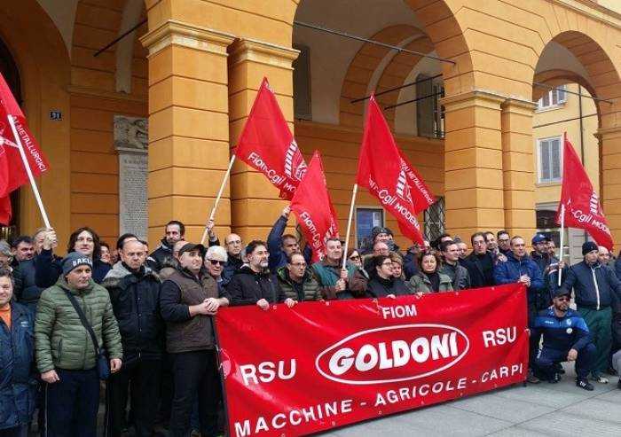 Crisi Goldoni Arbos: lavoratori davanti al municipio di Carpi