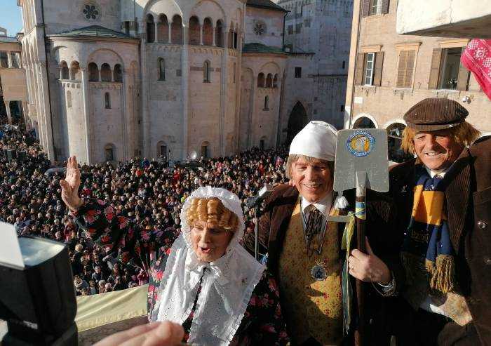 Anche Sandrone irride i 5 Stelle: 'Mai dire... Maio'