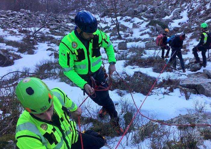 Pievepelago, Soccorso alpino salva due escursionisti