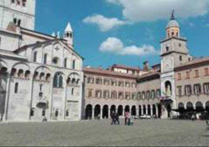 Musei aperti, a scuola personale Ata, ristoranti ok ma solo a sedere