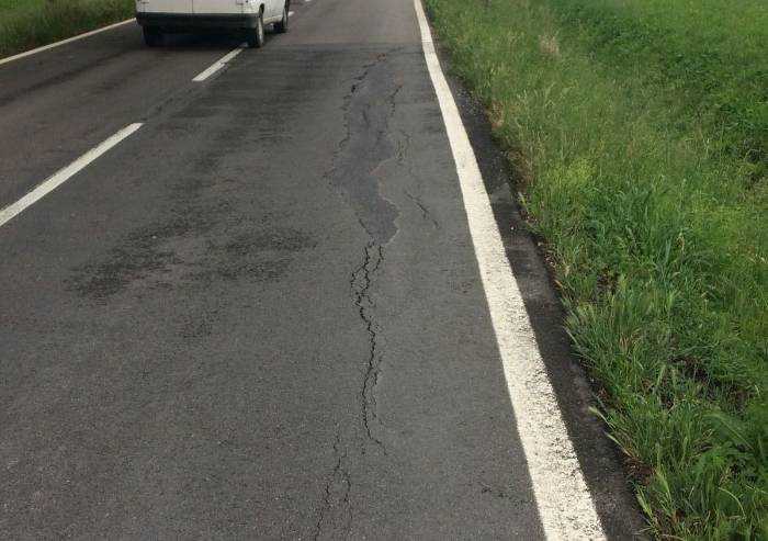 Concordia e Soliera: Crepe su strade provinciali, circolazione vietata alle due ruote