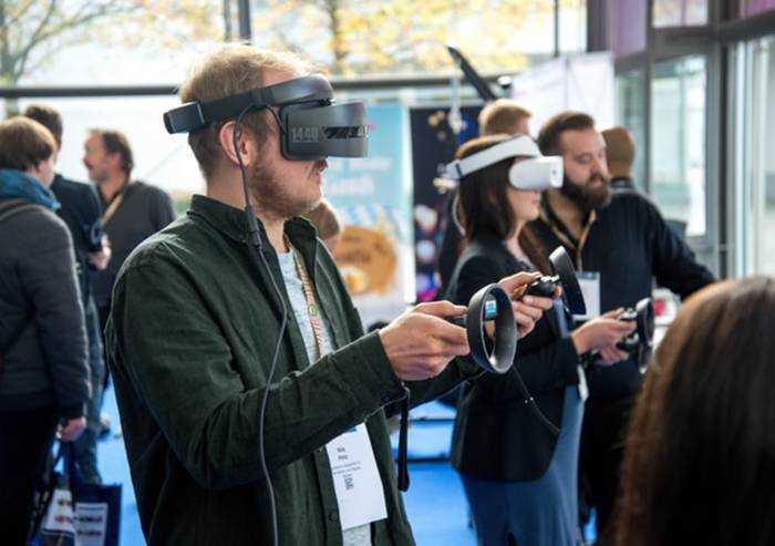 Come l'Emilia-Romagna sfrutta la realtà virtuale per intrattenimento, sanità e sviluppo economico