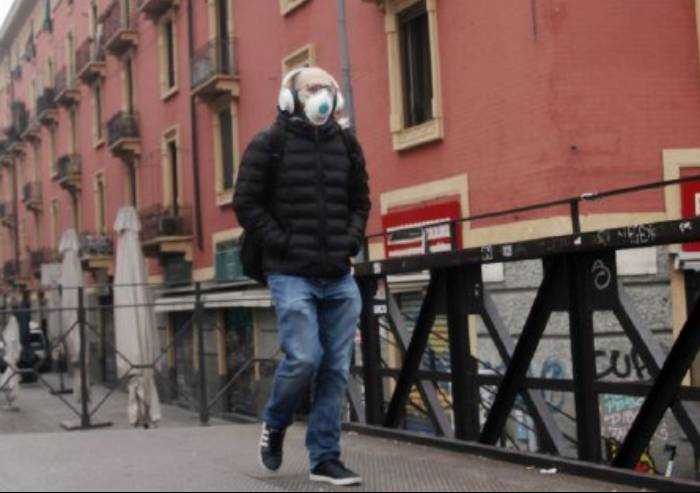 Sindacati: 'Si proteggano lavoratori o chiederemo stop delle attività'