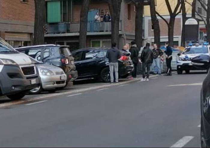 Viale Gramsci, assembramenti in negozio: denunciato il titolare