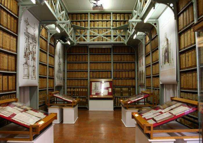 La cultura a casa: in TV l'archivio storico di Modena