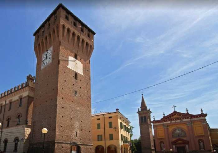 Coronavirus, a Castelnuovo mascherine distribuite porta a porta