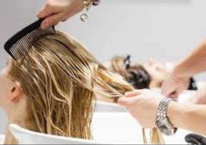 Bar, ristoranti e parrucchieri aperti dal 18: c'è l'accordo