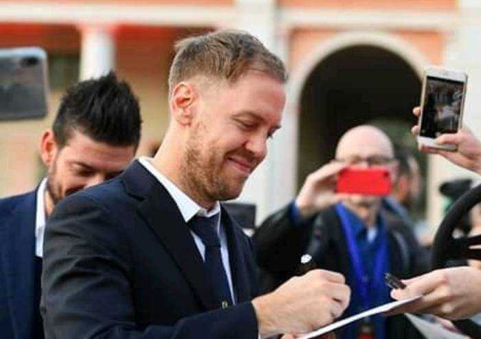 Vettel chiude con la Ferrari: il divorzio è ufficiale