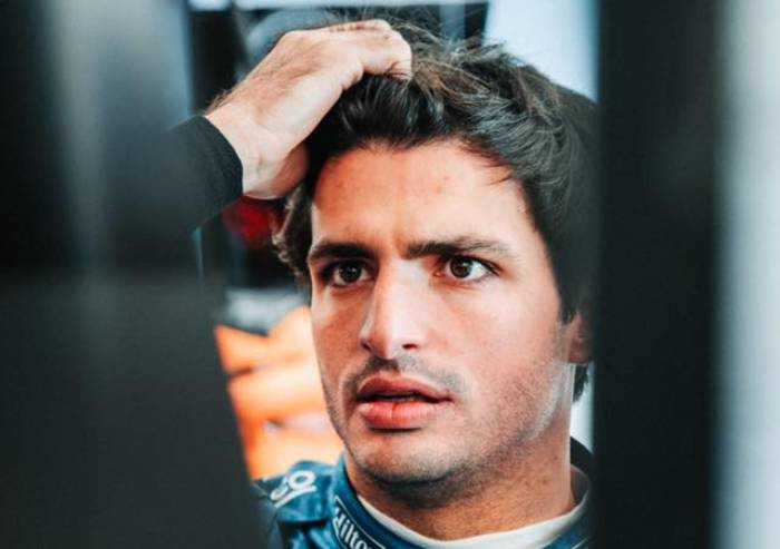 Formula Uno, è ufficiale: Carlos Sainz sostituisce Vettel alla Ferrari
