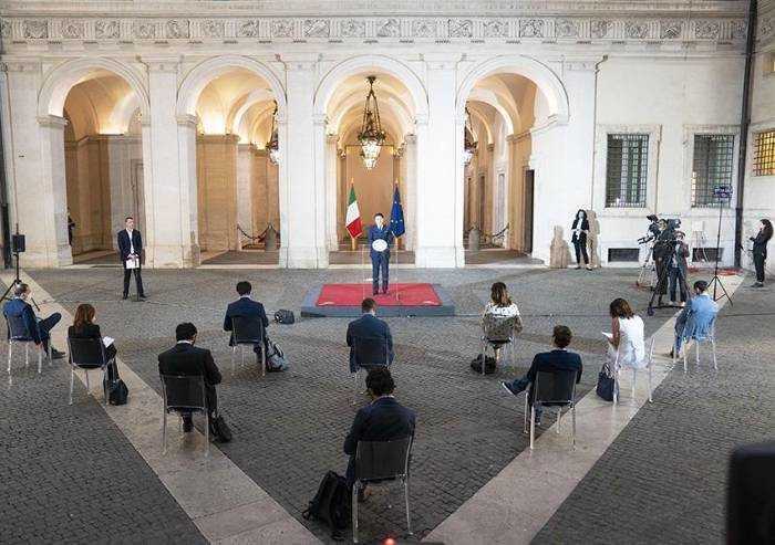 Conte in diretta: dal 15 giugno aperti anche i cinema, dal 25 le palestre