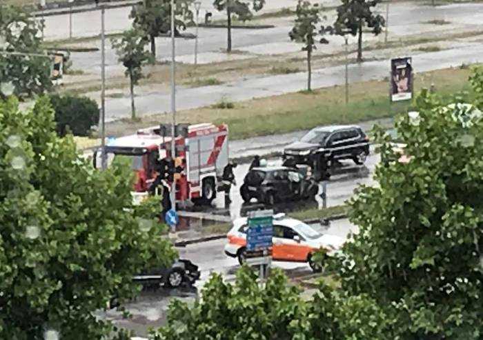 Schianto in viale Corassori a Modena: due conducenti ferite