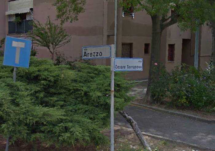 Bimba di 5 anni cade dalla finestra del secondo piano: in rianimazione
