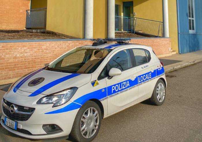 Mostrava genitali al parco Ferrari, denunciato tunisino 43enne