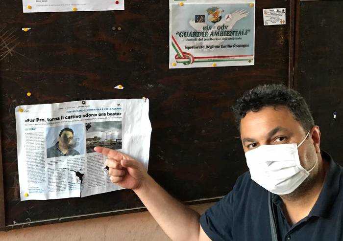 San Cesario, vandali danneggiano bacheca consigliare: denuncia