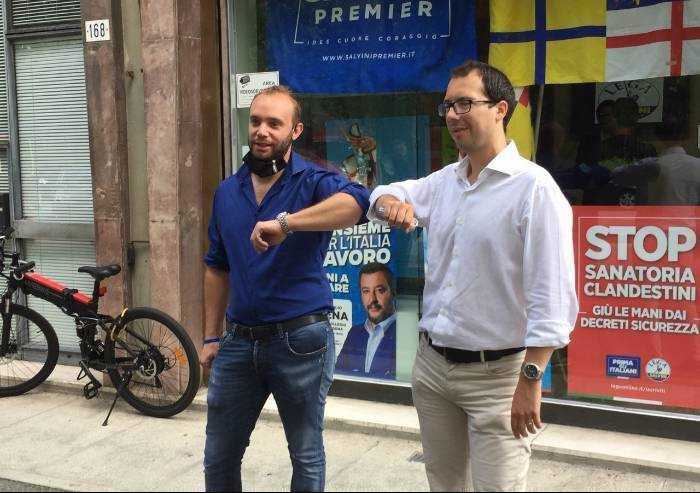 Stangata sulle tasse a Modena, flash mob di protesta della Lega