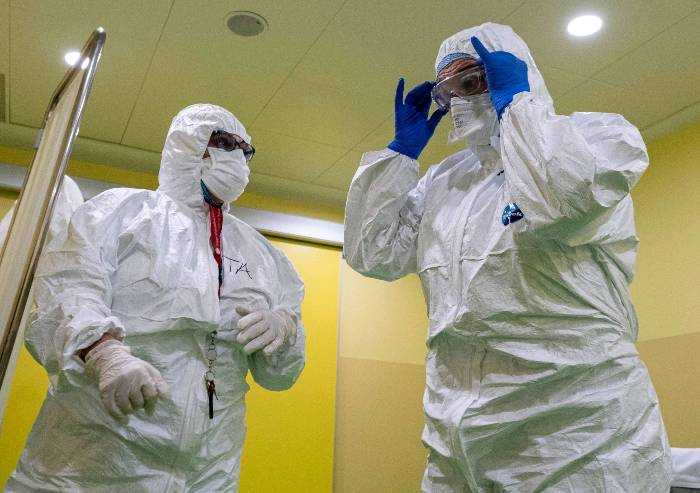 Covid, 18 contagiati in Regione. Ma i tamponi sono stati solo 2007