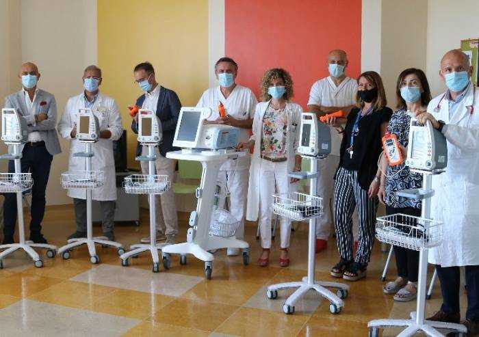 Oncologia Modena, Angela Serra dona ventilatori, saturimetri e monitor