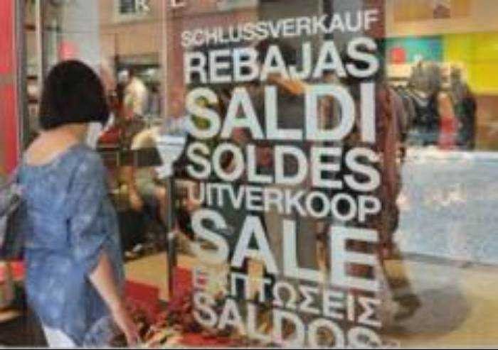 Saldi al via sabato, e Modenamoremio li fa 'sotto le stelle'