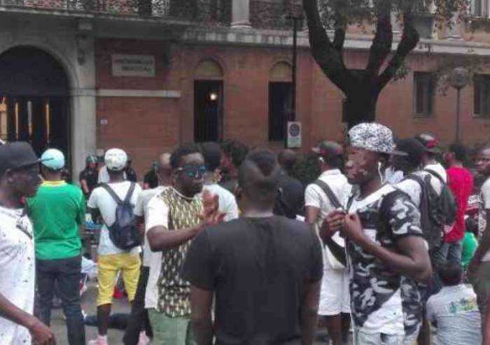 Forza Italia: 'Spese folli per immigrati a Modena, ora basta'