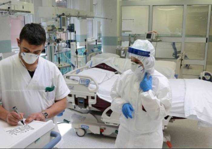 Covid, uno studio spiega l'alta mortalità in terapia intensiva