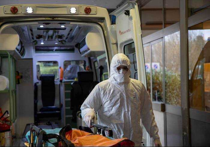 Covid, 117 contagi e 4 morti in Emilia Romagna. Netto calo dei tamponi