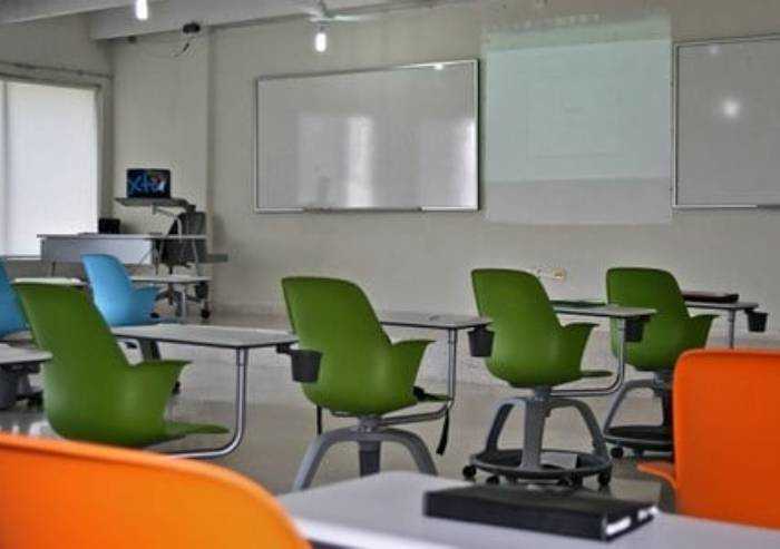 Scuola Emilia Romagna, regole in caso di contagio Covid di un alunno