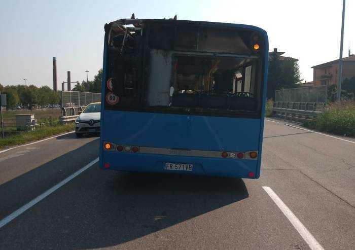 Modena, torna l'incubo incendi sui bus: in fiamme corriera Seta