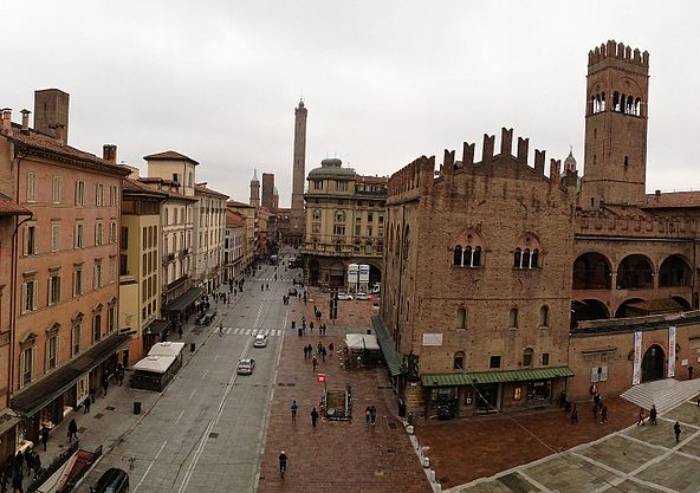 Immobiliare, prendere stanza in affitto a Bologna è più sostenibile