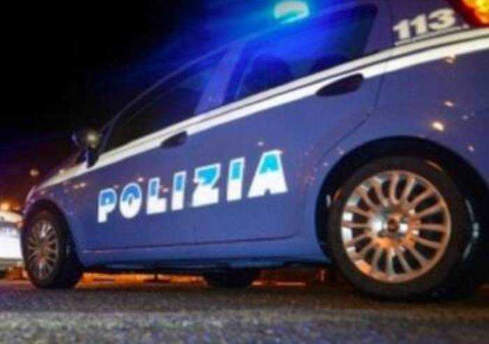 Prende a pugni poliziotto durante un controllo: arrestato nigeriano