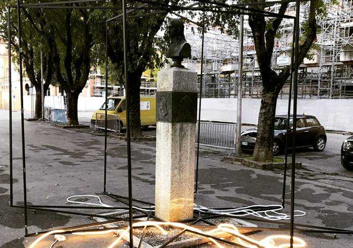 Mirandola: danneggiata installazione al monumento Pico
