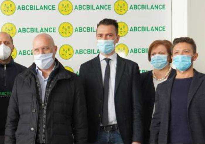 Campogalliano, Bonaccini visita azienda del candidato nella sua lista