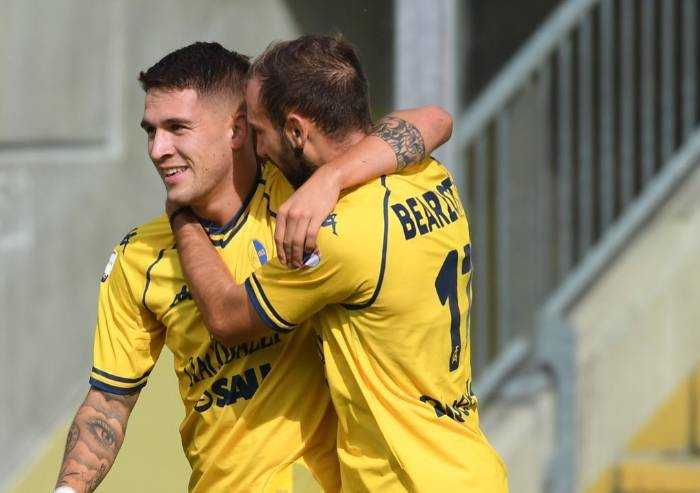 Di nuovo verso la vetta, il Modena batte la Sanbenedettese 2-0