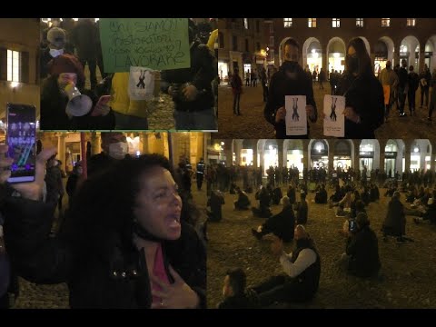 'Lasciateci lavorare': il grido dei ristoratori riempie piazza Grande