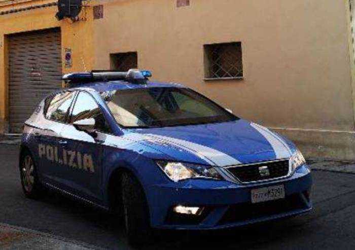 Modena, due minorenni tunisini rapinano un'anziana 81enne