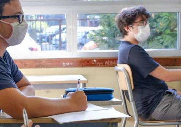 Modena, tamponi in ritardo alle San Carlo: esplode rabbia dei genitori