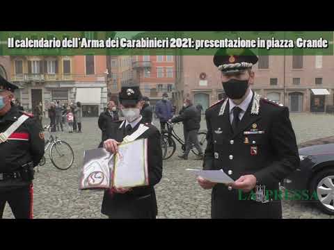 Il calendario 2021 dei Carabinieri presentato in piazza Grande
