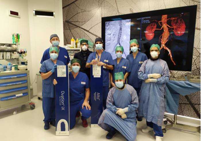 Chirurgia dell'aorta, a Baggiovara per la prima volta in Italia impiantata nuova endoprotesi
