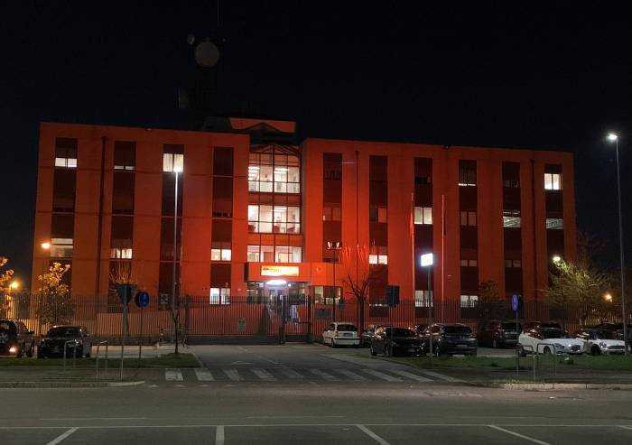 Una stanza tutta per sè: le caserme dei CC diventano arancioni