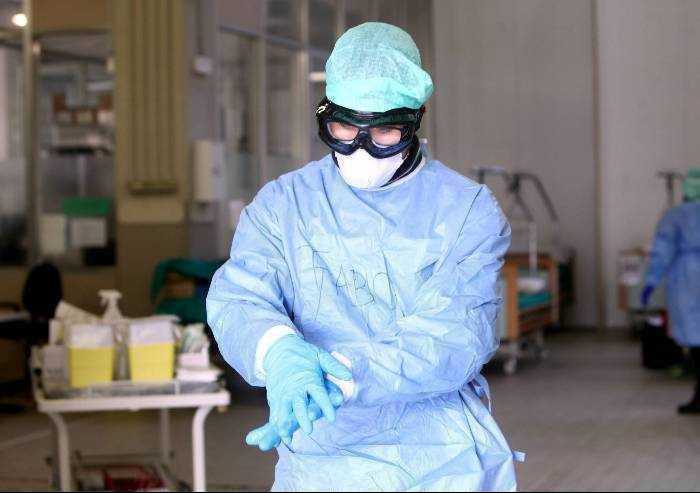 Covid, 2157 casi in Emilia Romagna e 55 decessi