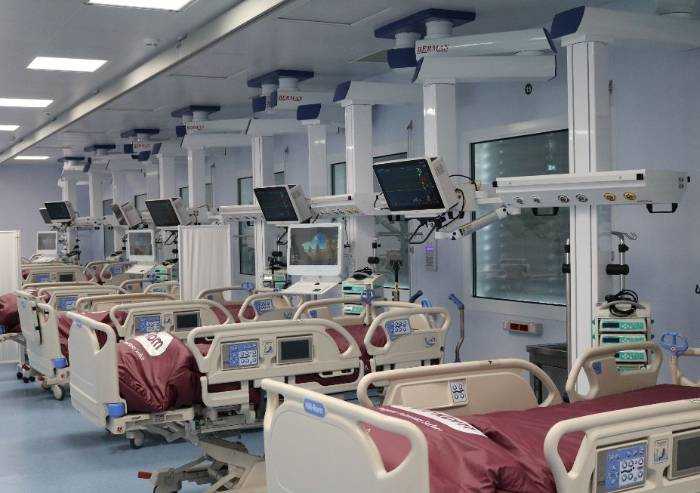 Policlinico, 30 nuovi posti terapia intensiva Covid nei moduli esterni