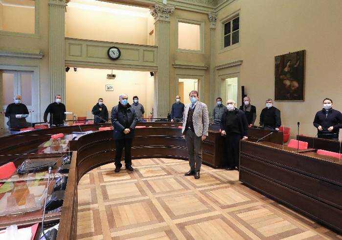Modena, Muzzarelli ha incontrato i preti modenesi nell'aula Consiglio