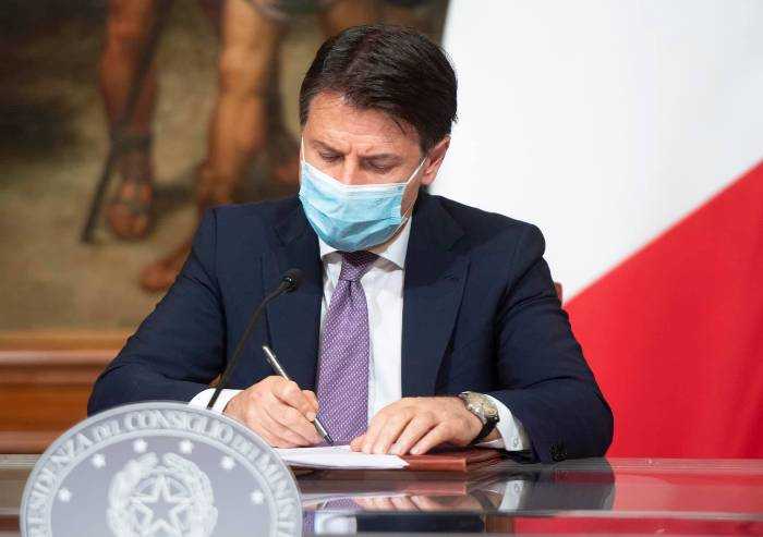 Fuoco incrociato sul Governo Conte, si avvicina la tempesta perfetta?